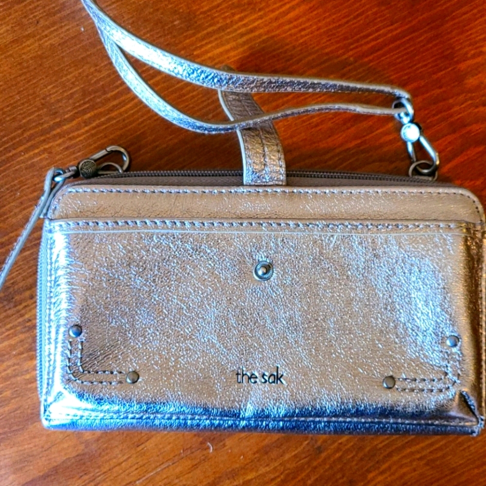 The Sak Iris phone/wallet crossbody